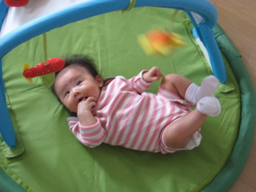 赤ちゃんの指しゃぶり