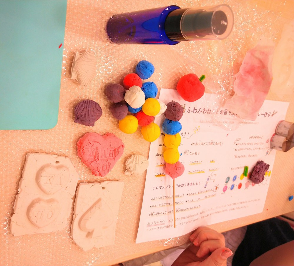夏休み！親子で作ろう！カラフルアロマストーン＆アロマスプレー